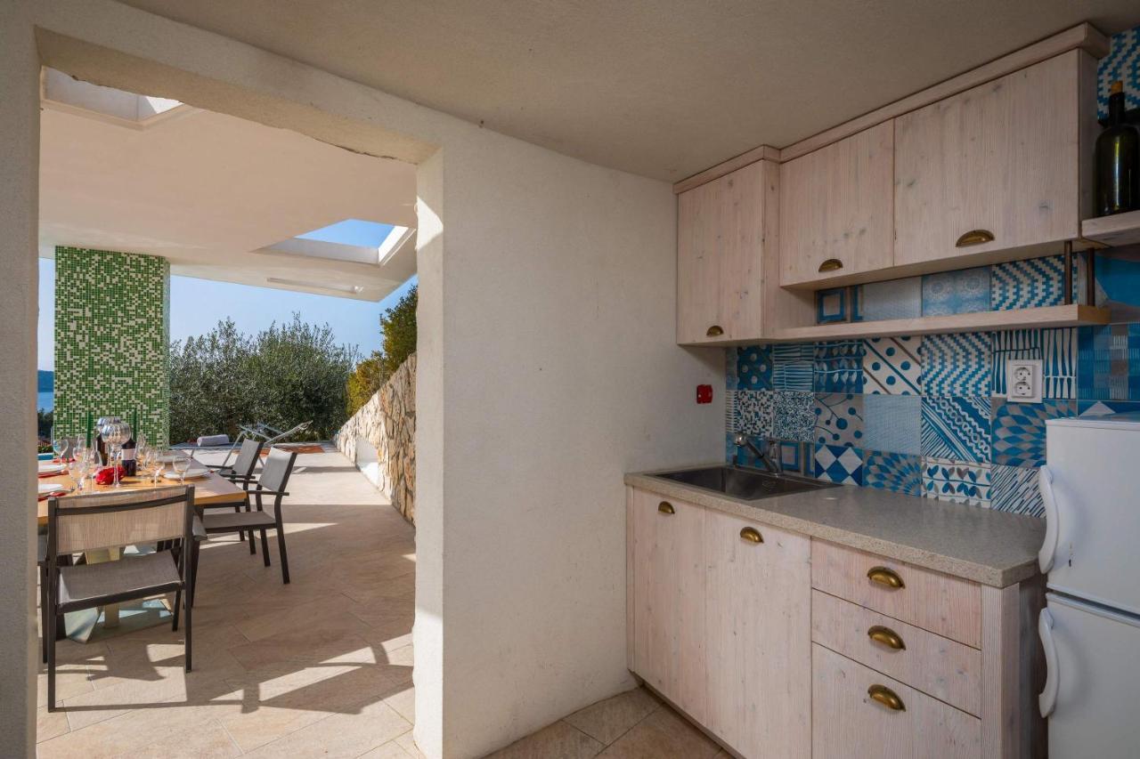 Villa Tela With Pool Zaboric Buitenkant foto