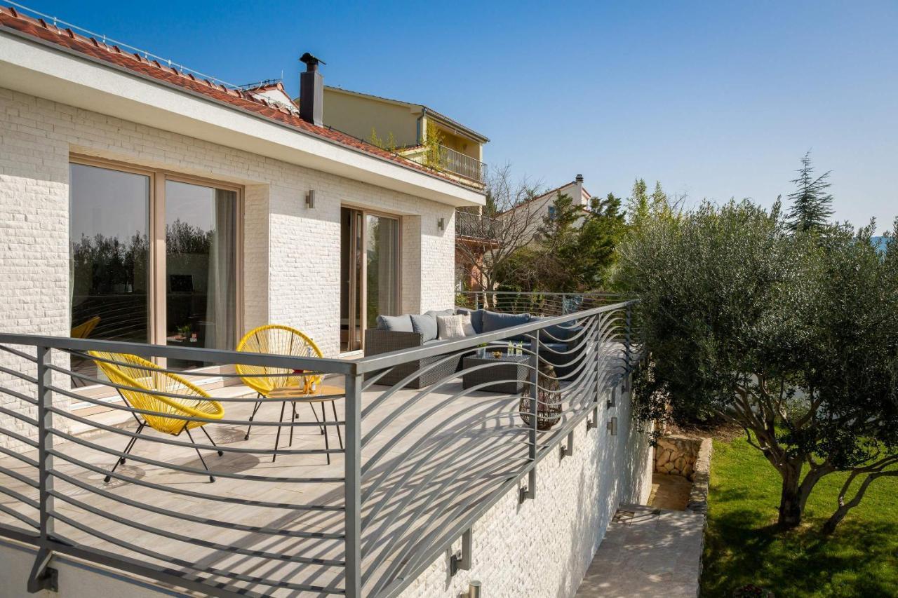 Villa Tela With Pool Zaboric Buitenkant foto